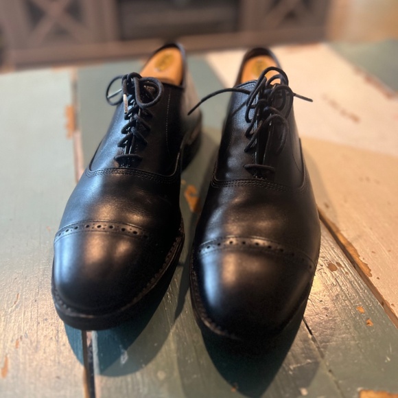 Allen Edmonds fifth ave shoes - Picture 3 of 7